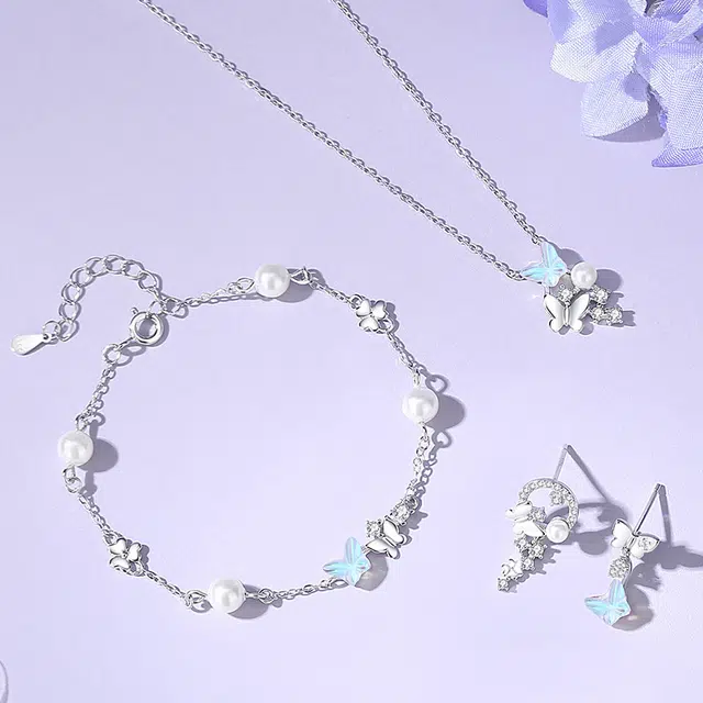 925
