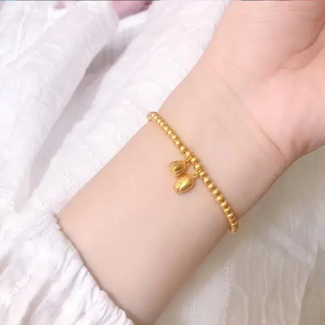 925