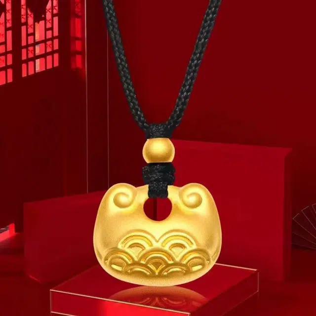 凤庙珠宝 胖猫吊坠 小众可爱猫耳朵金坨坨转运平安福锁新中式 编织黑绳 足金 一口价 黄金项链 女款