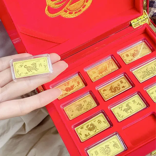 凤庙珠宝 龙年十二生肖纪念黄金摆件商务收藏品增值储蓄复古新中式国潮生肖本命年 足金 投资类 金条金币 男女同款情侣款 礼盒