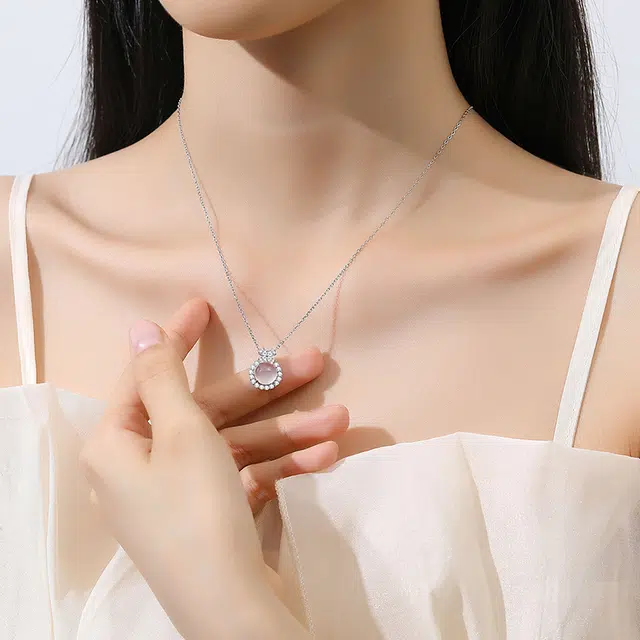 好银坊 灵动蝴蝶结 偶遇佳侣爱情美满 轻奢气质简约小众设计 玉髓 项链 女款