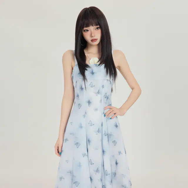 合身适中方蝴蝶印花水墨风设计感通勤休闲温柔高街辣妹晕染海边度假小众领夏季无袖仙气腰简约优雅法式慵懒时尚吊带连衣裙 女款