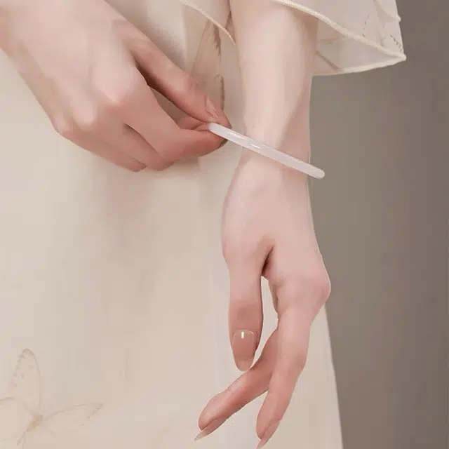 凯真 国潮新中式白月光荔枝冻半白半绿叮当 古风旗袍汉服清冷感细条素雅温润一步一响叮当 玉髓 手镯 女款 礼盒