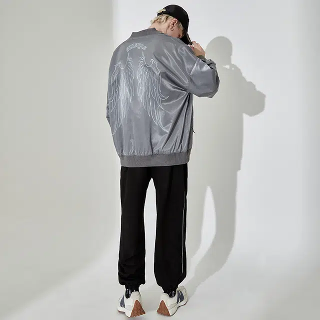 木村三社 翅膀图案字母印花棒球服夹克外套 男女同款