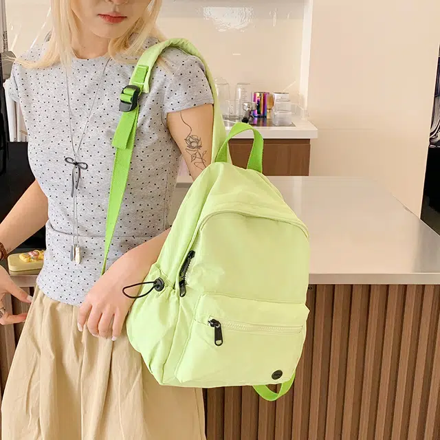 泰迪珍藏 时尚潮流纯色设计 尼龙布 书包背包双肩包 女款 多色