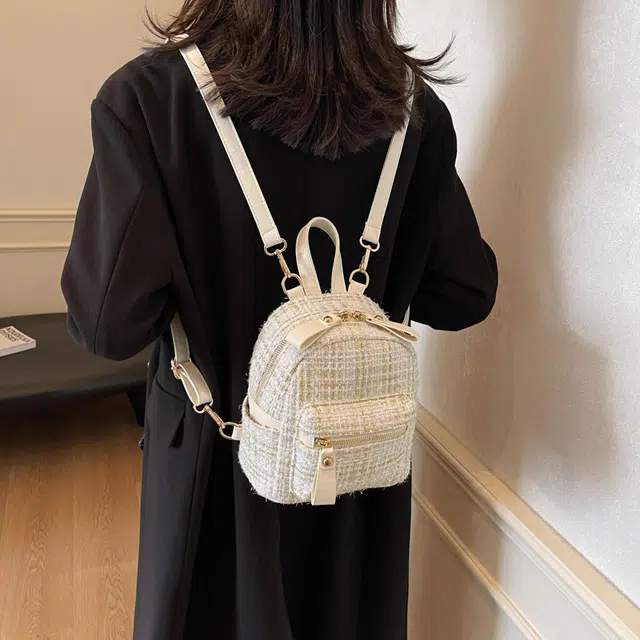 泰迪珍藏 小巧精致金丝呢子小香风时尚百搭简约 布 双肩包 女款 白色/黑色