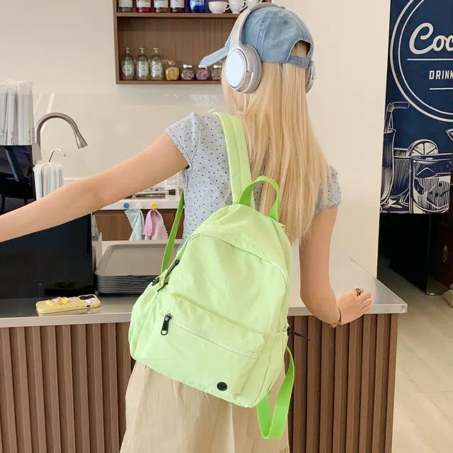 泰迪珍藏 时尚潮流纯色设计 尼龙布 书包背包双肩包 女款 多色