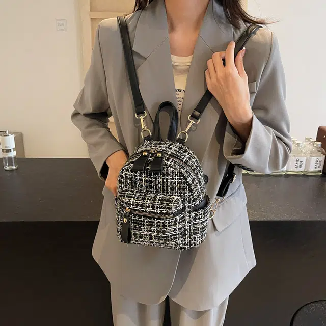 泰迪珍藏 小巧精致金丝呢子小香风时尚百搭简约 布 双肩包 女款 白色/黑色