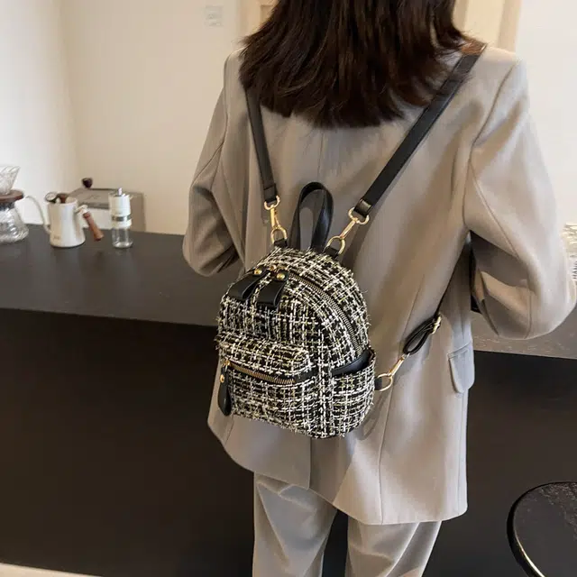 泰迪珍藏 小巧精致金丝呢子小香风时尚百搭简约 布 双肩包 女款 白色/黑色