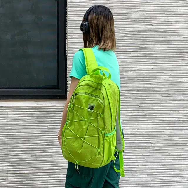 泰迪珍藏 时尚小众简约纯色百搭轻便 尼龙 双肩包 男女同款情侣款 多色