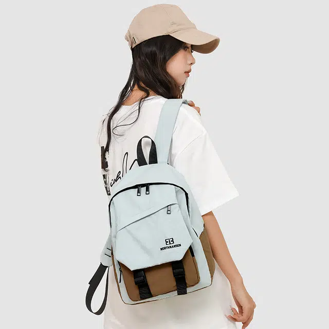 泰迪珍藏 时尚简约轻便外出旅行百搭 尼龙 双肩包 女款 多色