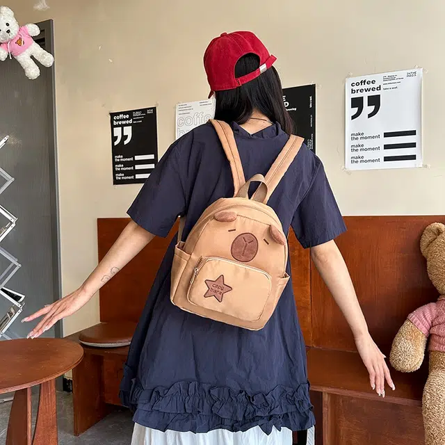 泰迪珍藏 日系卡皮巴拉可爱休闲 尼龙 双肩包 常规 女款 咖啡色