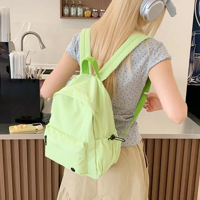 泰迪珍藏 时尚潮流纯色设计 尼龙布 书包背包双肩包 女款 多色