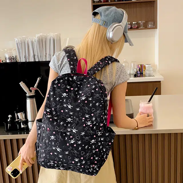 泰迪珍藏 学院风可爱小清新卡通初中高中生旅游轻便 尼龙布 双肩包 女款 黑色骷髅头