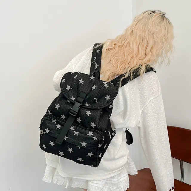泰迪珍藏 超轻辣妹五角星印花小众设计 牛仔布 双肩包 女款 黑色/白色