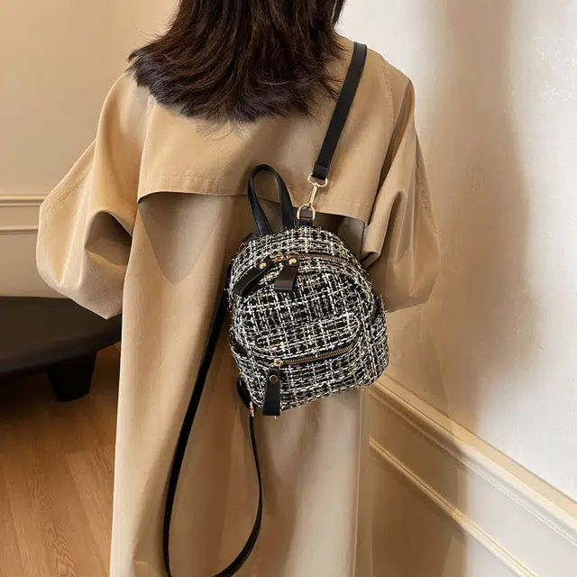 泰迪珍藏 小巧精致金丝呢子小香风时尚百搭简约 布 双肩包 女款 白色/黑色