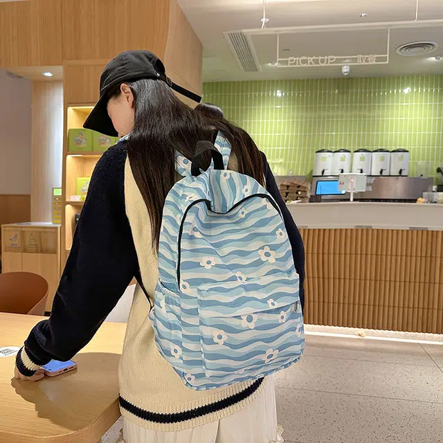 泰迪珍藏 小众设计感日系水波纹碎花 尼龙 双肩包 女款 多色
