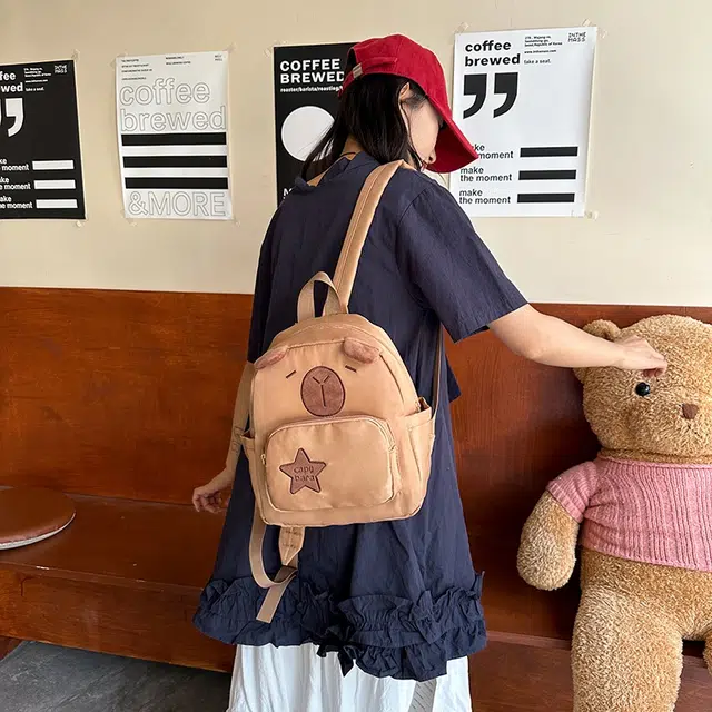 泰迪珍藏 日系卡皮巴拉可爱休闲 尼龙 双肩包 常规 女款 咖啡色