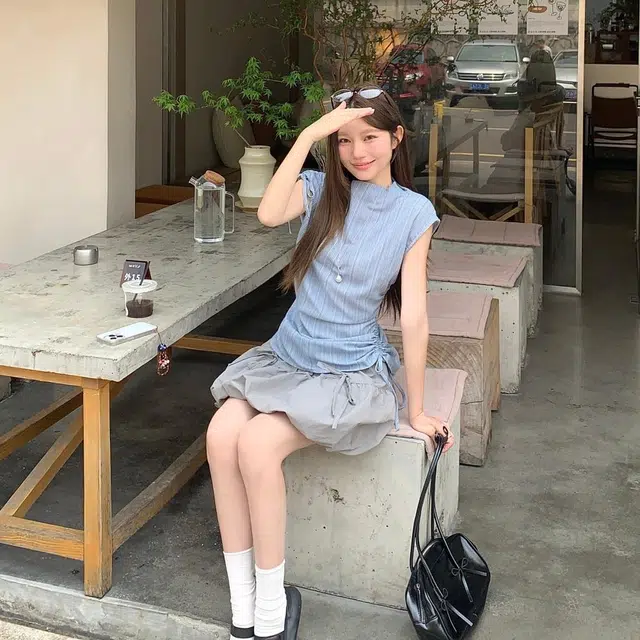 依钗 韩系半高领显瘦修身气质优雅时尚设计感小众蓝色条纹抽绳绑带衬衫无袖上衣高腰休闲宽松花苞短裙裙装套装 女款