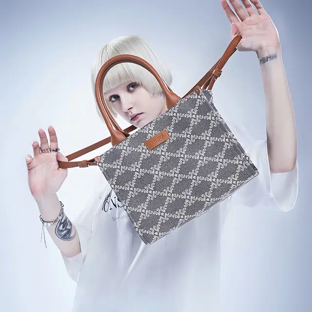 Venque Tote