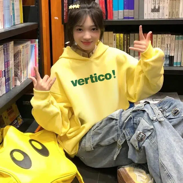 棉购 韩系休闲舒适连帽潮流时尚百搭绒衫外套加绒加厚多巴胺色系小清新简约印花卫衣 女款