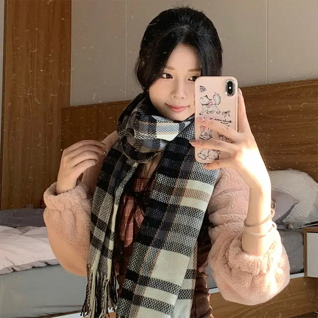 梦特娇 英伦风高级氛围感御寒流苏 仿羊绒 绒线围巾 男女同款情侣款