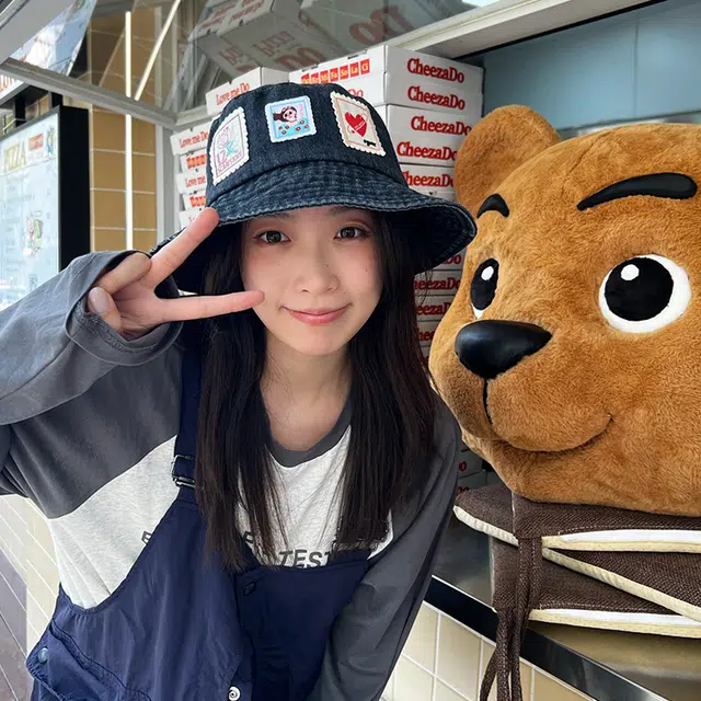 梦特娇 可爱卡通邮票贴布户外防晒百搭牛仔渔夫帽 男女同款