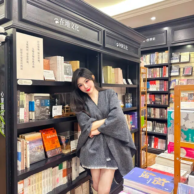 梦特娇 欧美风时尚纯色办公室空调被 藏区旅游防寒 披肩 女款