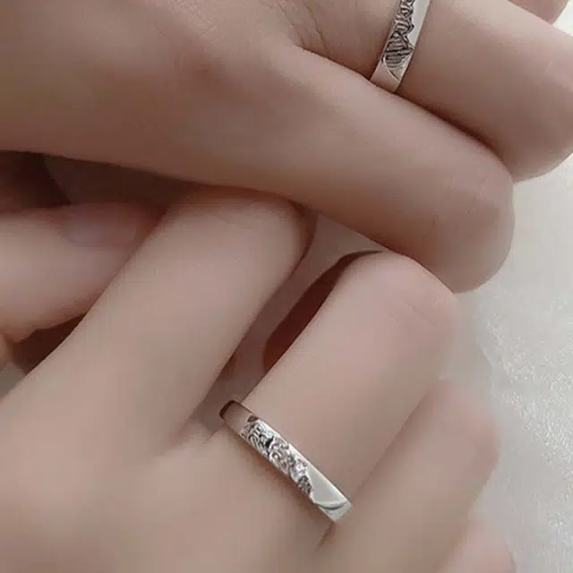925