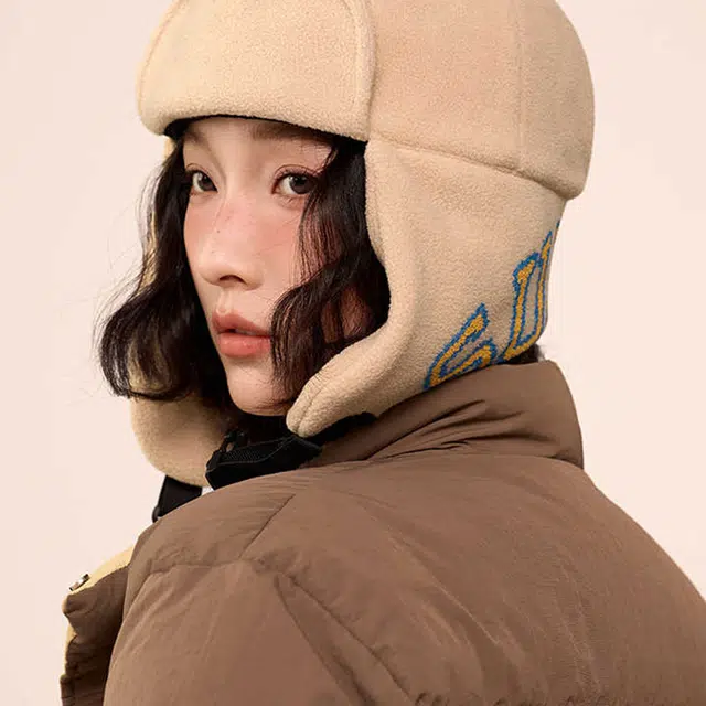 梦特娇 韩版保暖护耳防风加绒加厚纯色字母 棉 雷锋帽 男女同款情侣款