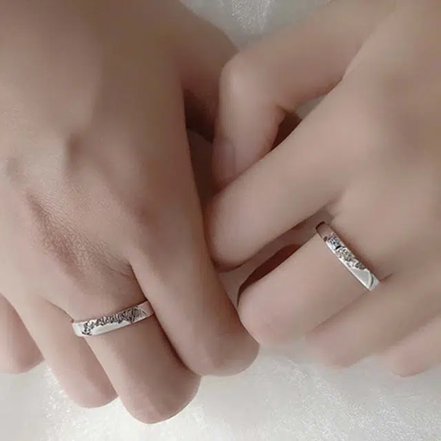925