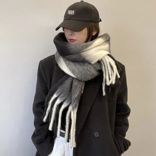 梦特娇 秋冬加绒加厚保暖马海毛大流苏彩虹格 绒线围巾 男女同款情侣款