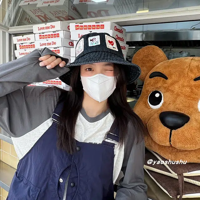 梦特娇 可爱卡通邮票贴布户外防晒百搭牛仔渔夫帽 男女同款