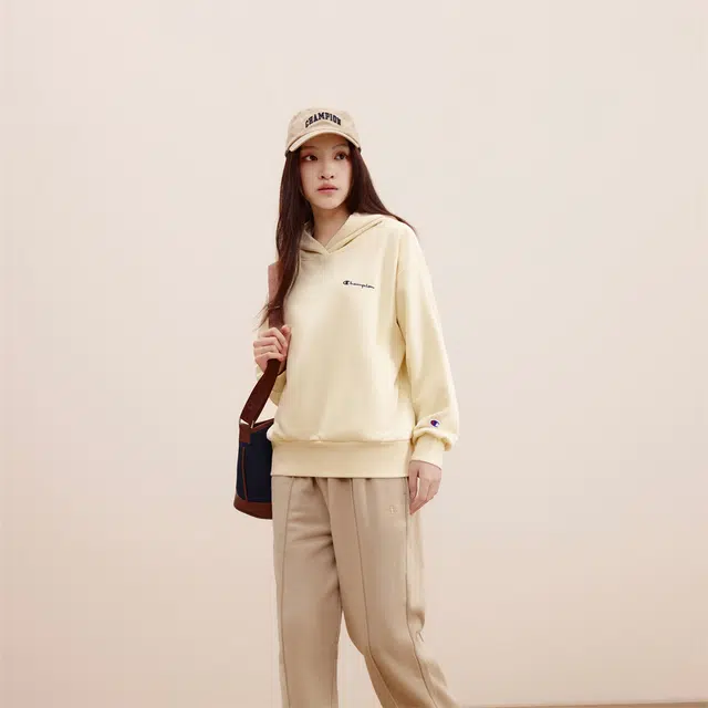 Champion FW24 WOMEN'S CASUAL Logo
