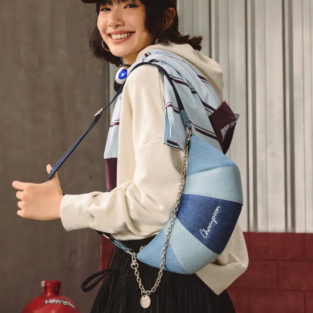 Champion Croissant Shoulder Bag Nano SS25