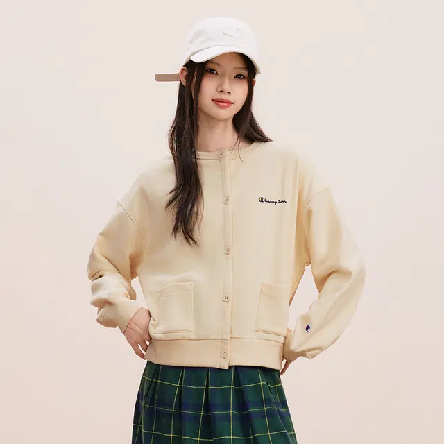 Champion FW24 WOMEN'S CASUAL Logo