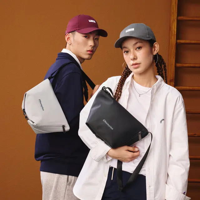 Champion ShapeShift Zipper Bag SS25