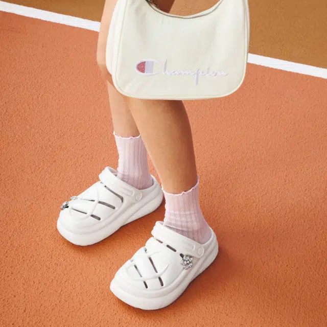 Champion EVA Sandal Yoshi 1 logo