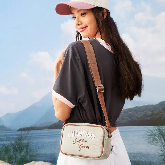 Champion Champ Camera Bag Logo