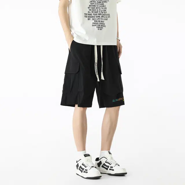 敦煌博物馆 美式复古潮流薄款凉感痞帅彩色字母印花设计感宽松直筒阔腿大口袋抽绳五分工装短裤 男女同款