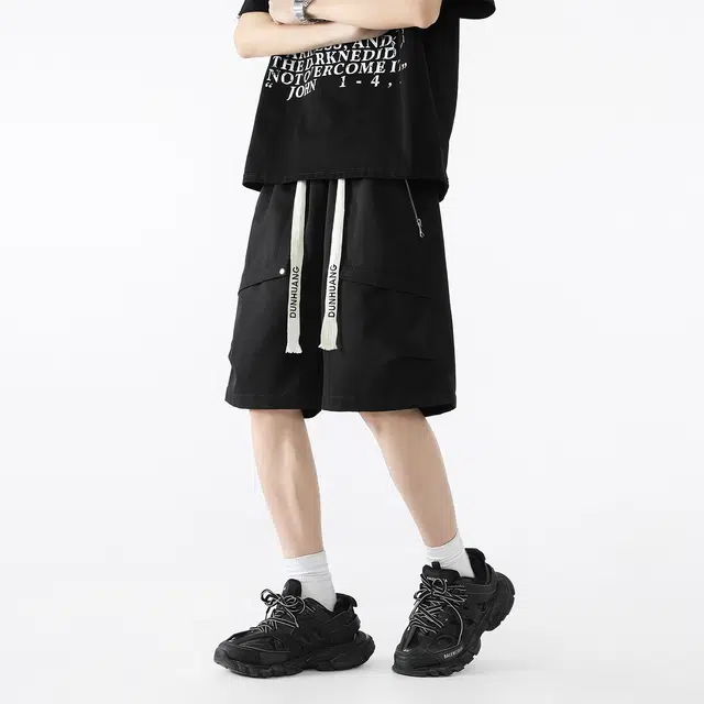 敦煌博物馆 美式高街潮牌复古基础款纯色立体褶皱设计感五分日常通勤宽松舒适百搭休闲短裤 男女同款