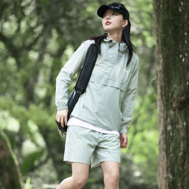 敦煌博物馆 防紫外线超轻薄款凉感透气亲肤速干舒适徒步骑行连帽套头半拉链设计感纯色宽松百搭长袖防晒服 男女同款