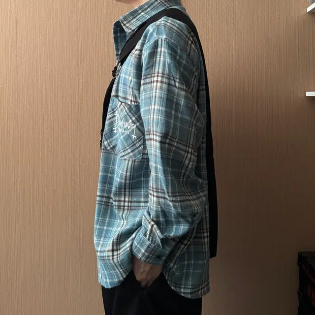 敦煌博物馆 复古简约宽松大码潮牌厚板字母印花学院风格休闲口袋长袖衬衫 男女同款