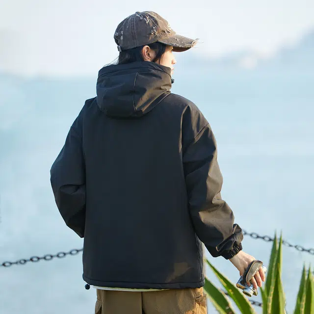 敦煌博物馆 山系户外基础款简约纯色徽章刺绣宽松休闲连帽加绒保暖落肩袖夹克外套 男女同款