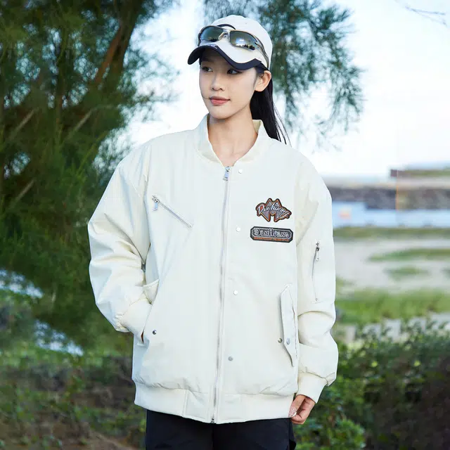 敦煌博物馆 美式复古万针刺绣宽松休闲防寒保暖落肩袖棒球领大码飞行员棉服 男女同款