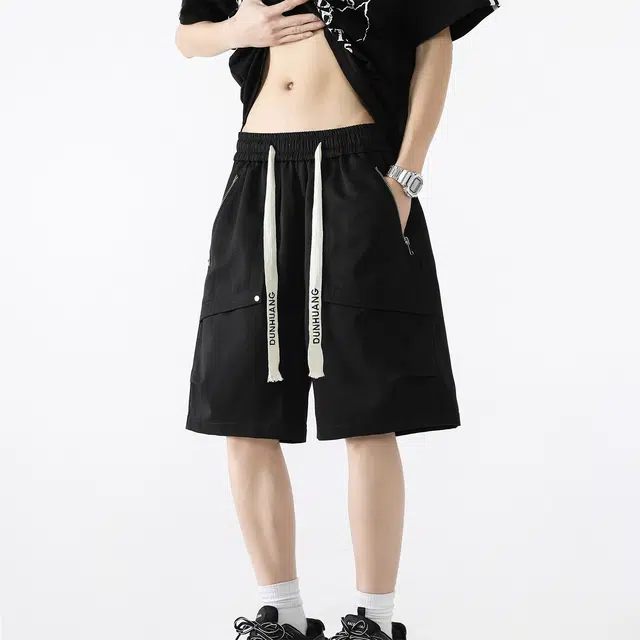 敦煌博物馆 美式高街潮牌复古基础款纯色立体褶皱设计感五分日常通勤宽松舒适百搭休闲短裤 男女同款