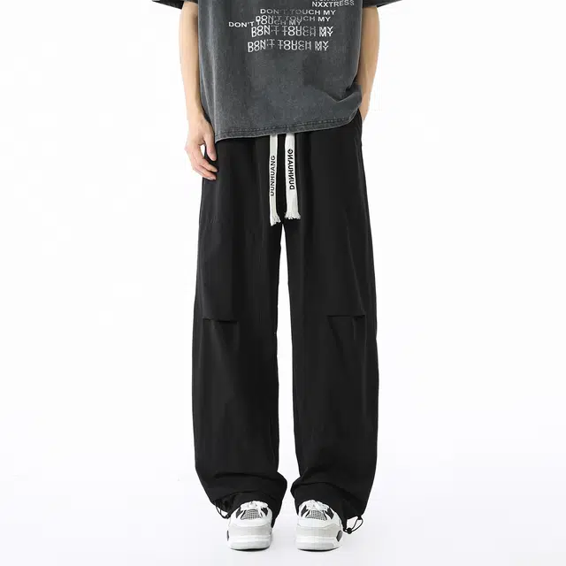 敦煌博物馆 美式高街褶皱设计宽松百搭户外通勤冰丝薄款抽绳系带弯刀裤纯色大码速干透气垂感阔腿休闲裤 男女同款