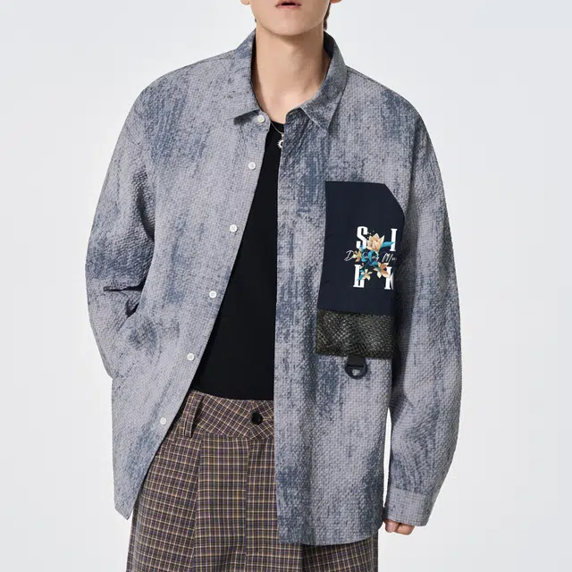 敦煌博物馆 美式高街扎染花卉字母印花泡泡格撞色大口袋翻领落肩长袖学院风百搭运动休闲衬衫 男女同款