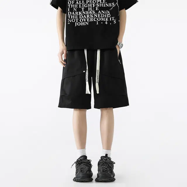 敦煌博物馆 美式高街潮牌复古基础款纯色立体褶皱设计感五分日常通勤宽松舒适百搭休闲短裤 男女同款