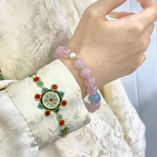 【芙蓉】 浮笙梦 招桃花粉晶轻奢小众清冷高级感 甜美浪漫桃花运 时尚日常通勤 新中式精美约会礼盒好运天然 粉水晶 手串 女款